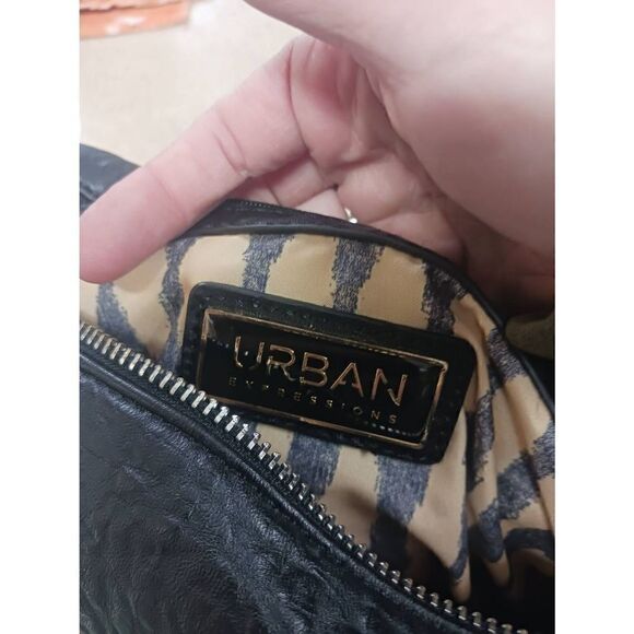 Urban expression black leather boxy backpack lots of pockets - Picture 6 of 7